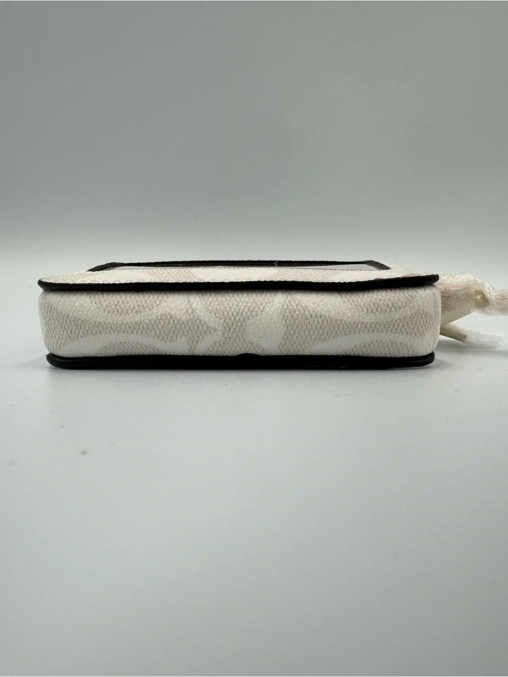 COACH White Bee Wrist Card Case NWT! 💛🐝 Bee the one to snatch this up!